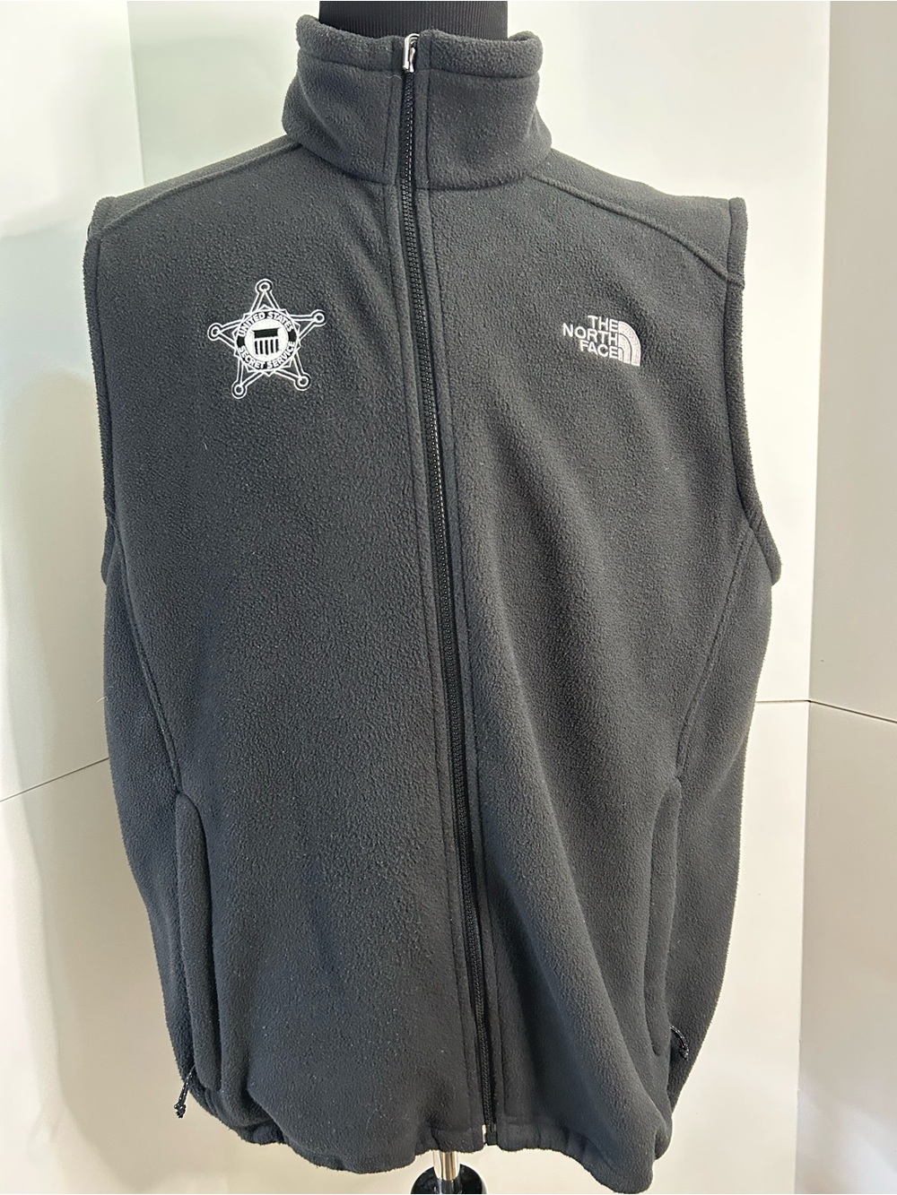 The North Face Men's Black Fleece Vest - Full Zip Size XL